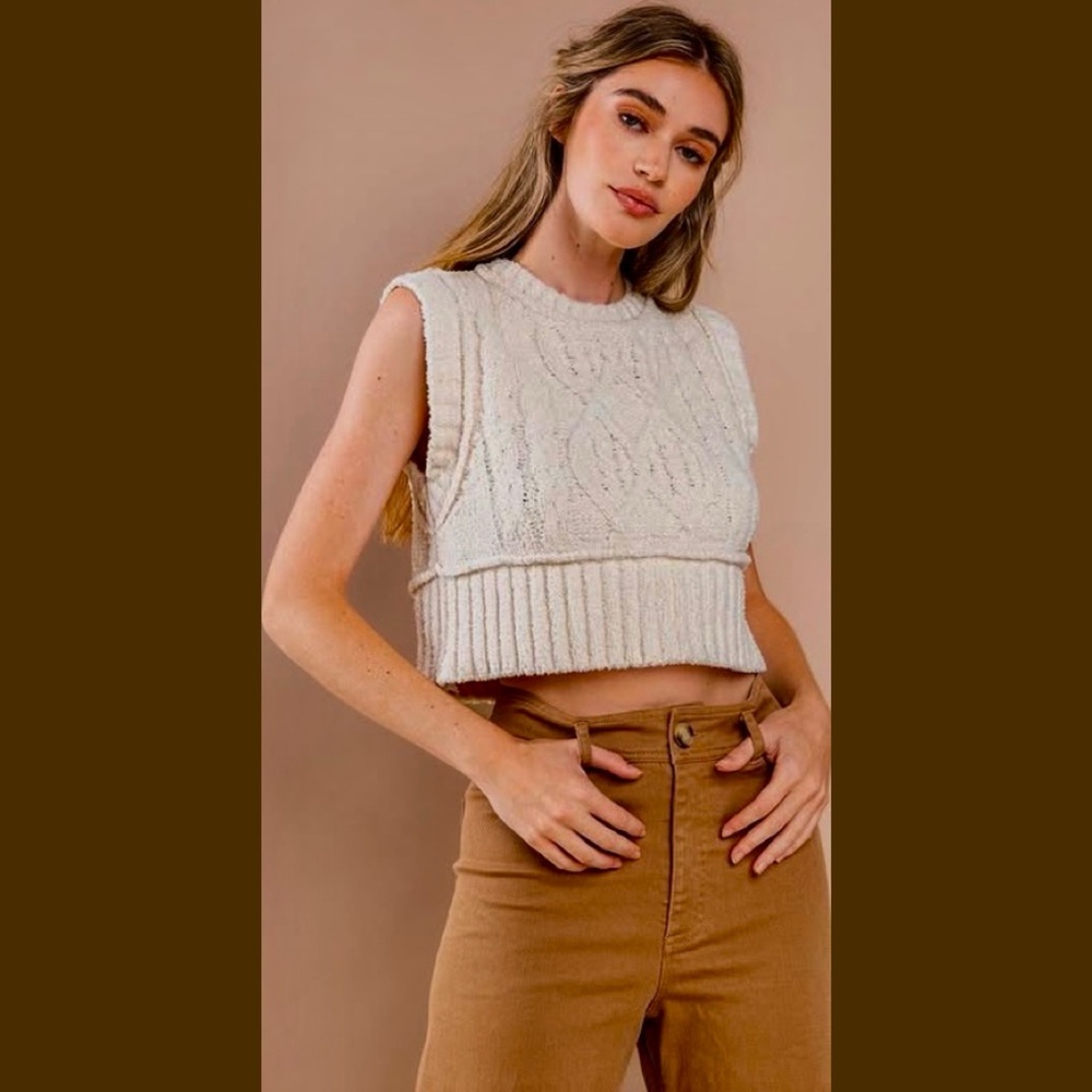 Vest - Cropped Sweater - Ivory - Like New -Soft - Women’s Large -Vanilla Bay